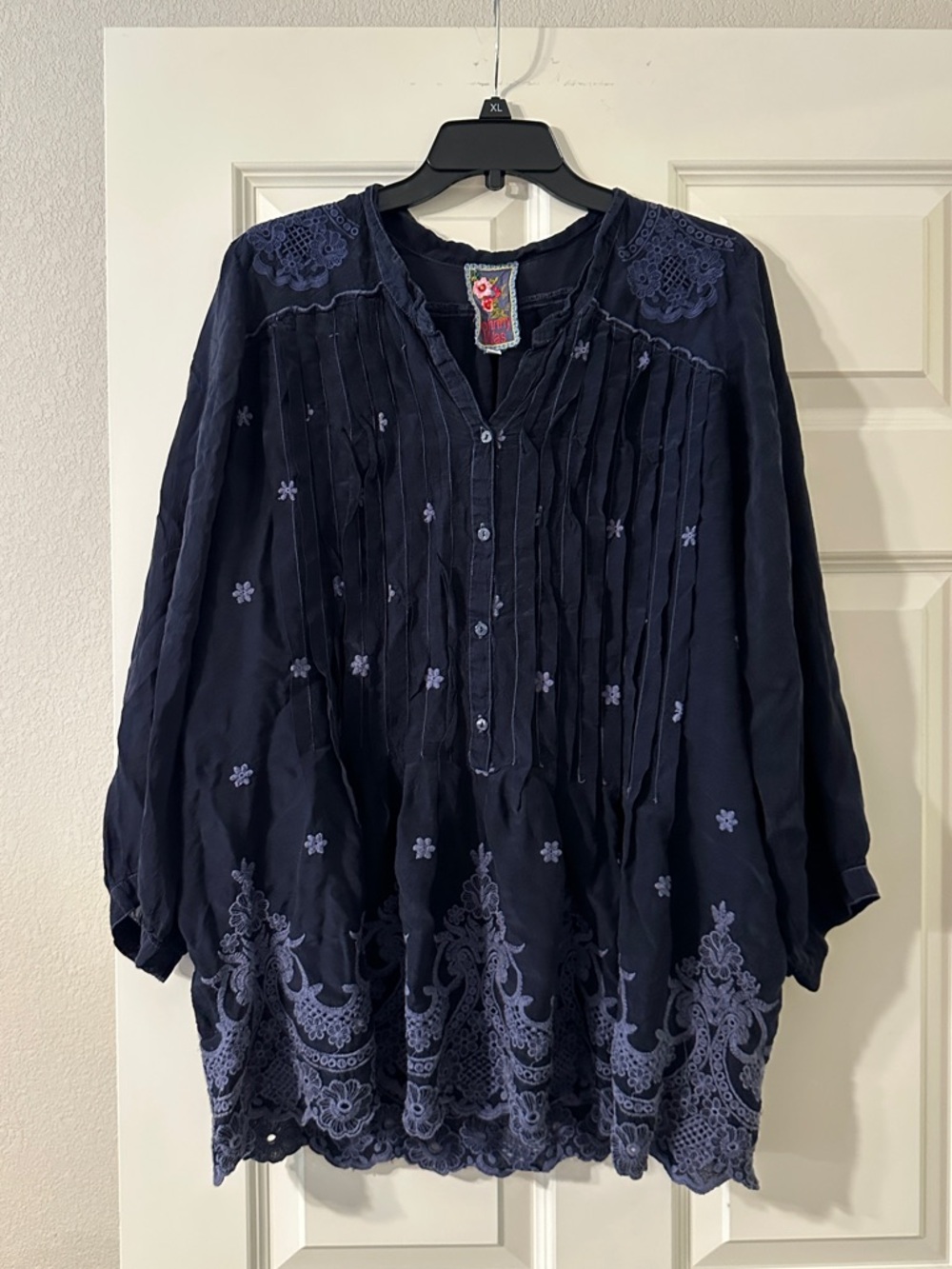 Johnny Was Navy Embroidered Pintuck Peasant Blouse Size XL